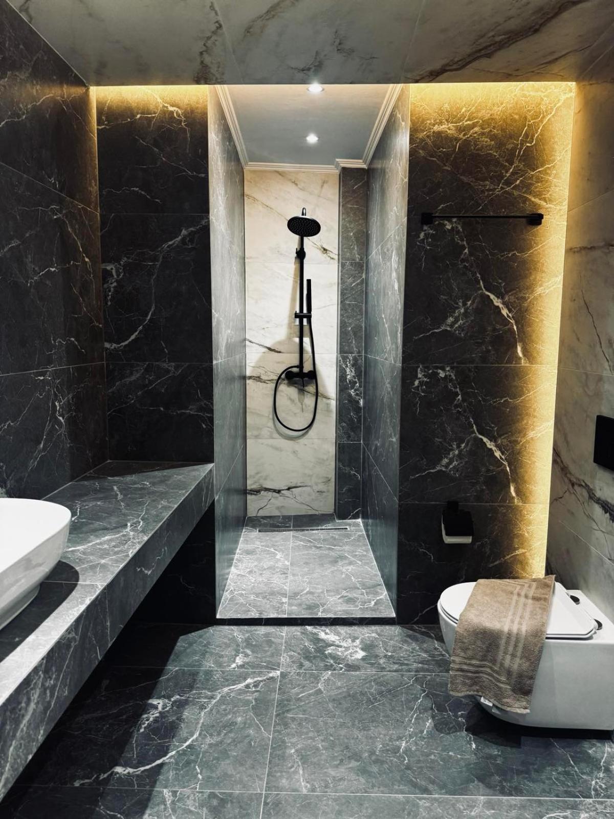 La Dolce Vita-Your Urban Stay Thessaloniki Buitenkant foto